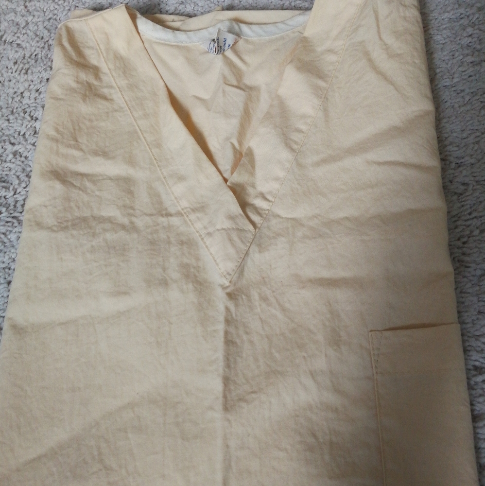 Tafford Scrub top